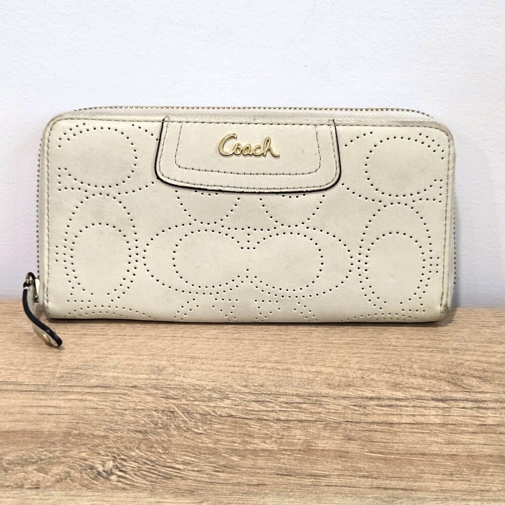 Coach Ashley Cream Leather Zip Around‎ Credit Card Wallet Perforated Logo Gold
